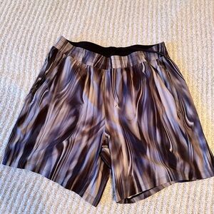 lululemon athletica Men's Athletic Shorts - Black and Gray Pattern
